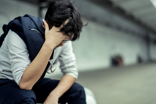 お金持ちになりたいのに努力を間違った人のイメージ